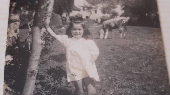 A italianinha Giovanna, de cinco anos, que Waldemar fotografou na cidade de Chiatri (Itália). Setembro de 1944 - © Acervo Família Cerezoli